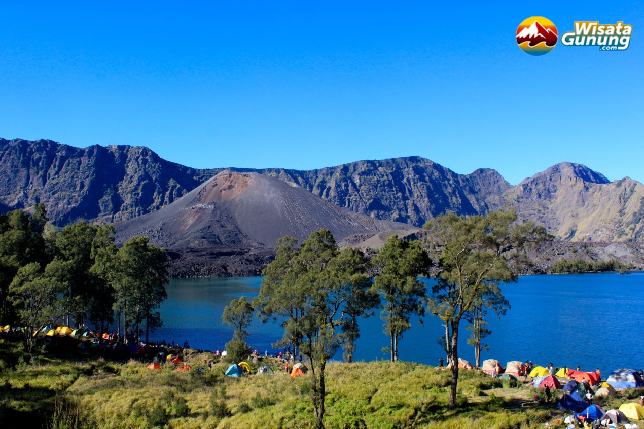 Danau-Segara-Anak.jpg